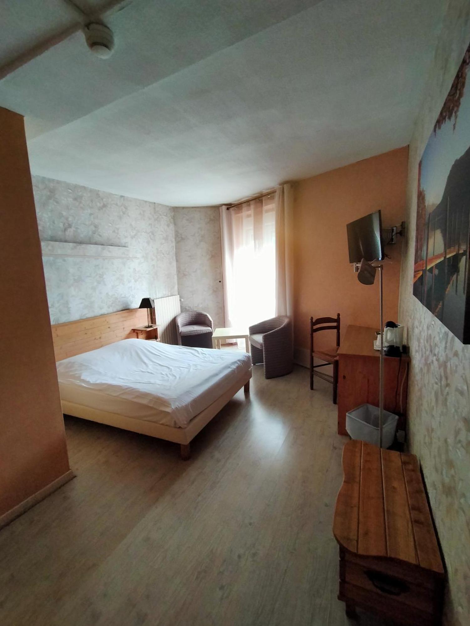 Hotel Les Alpes Allevard Zimmer foto
